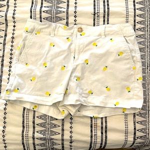 Size 6 Lemon Loft washed twill short